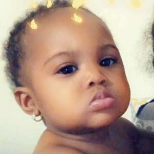 Meet your Posher, Esmeralda